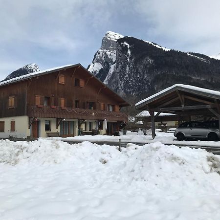 Particulier Loue 2 Appartements Communicants Dans Chalet A Samoens Jusqu A 16 Couchages Exterior photo